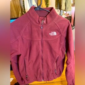 Maroon north face size small , great condition